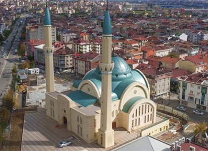 HACI FATMA FİTNAT CAMİ 